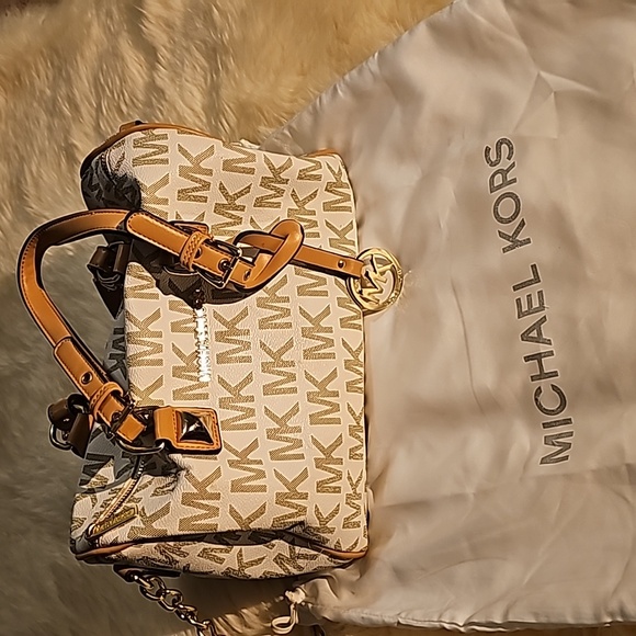 MICHAEL KORS PURSE 👛 - Picture 5 of 16